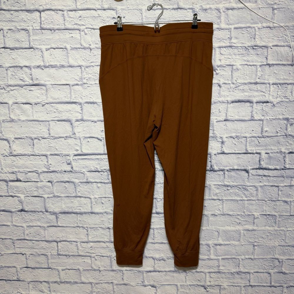 Lululemon Ready to Rulu High-Rise Jogger
Roasted Brown

Size 14 - Picture 3 of 15